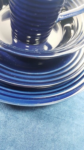 Crate & Barrel ROULETTE Plain Cobalt Blue Embossed Rings Buy By The Piece Plates - Foto 3 di 14
