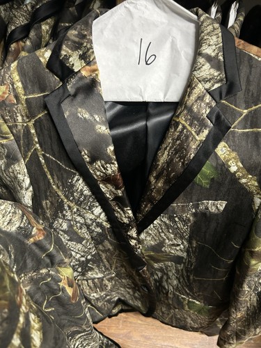 Boys Size 14 Mossy Oak Camo Tuxedo Coat & Pants High Quality - Picture 3 of 3