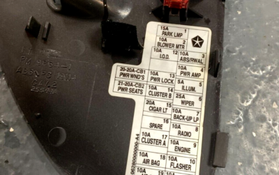 98-01 DODGE RAM PICKUP TRUCK FUSE BOX ACCESS DOOR LID COVER 1500 2500 3500  99 00