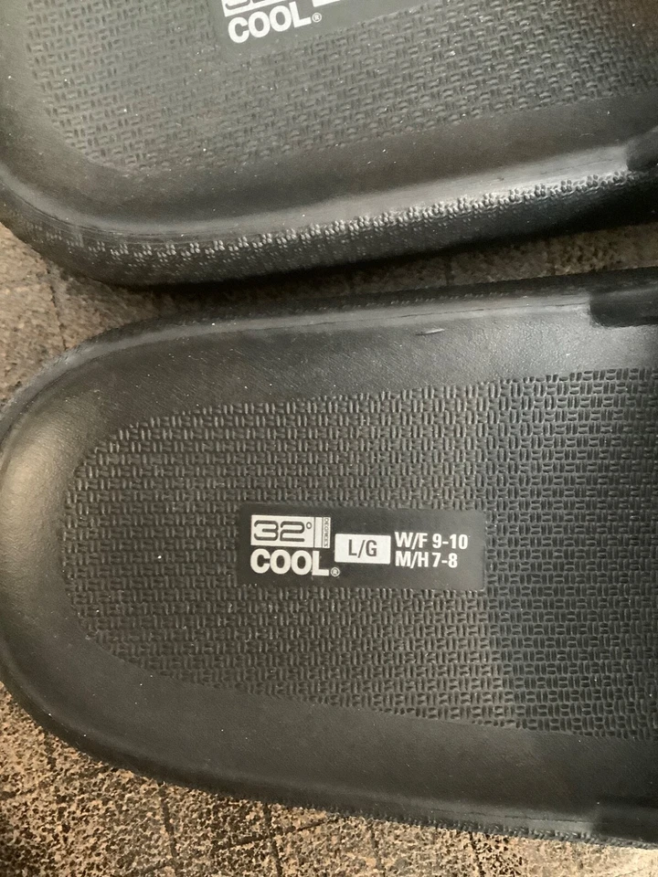 32 Cool large cushioned slides fits W 9-10 M 7-8 - Image 3 of 3