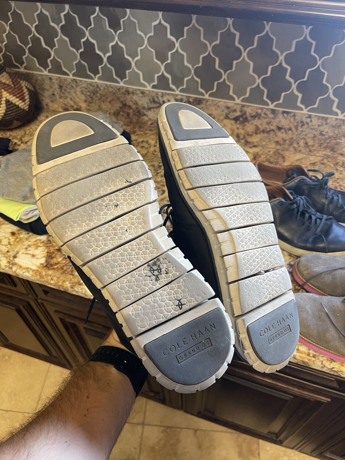 Lotto Chukka e sneakers Cole Haan taglia 14