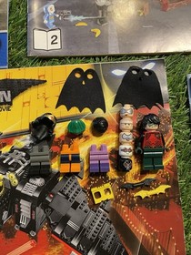 Lego DC Comics Super Heroes Manual + Minifigure Parts Lot Rare Wonder Woman Bane