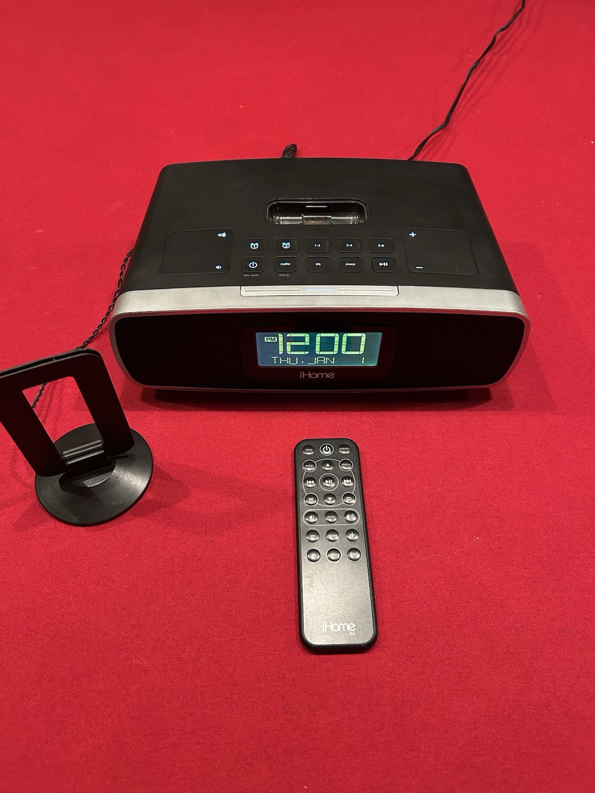 iHome Digital Clock Radio Alarm Dock Remote Black Silver Modern Plastic