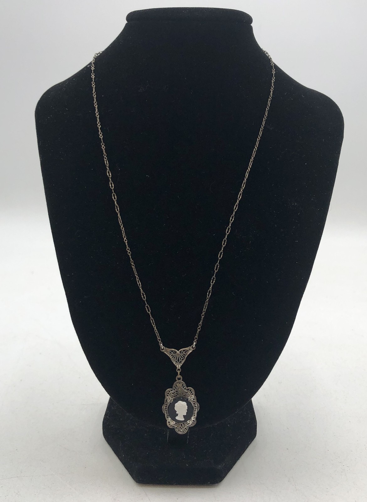 925 Sterling Silver Pendant Chains Necklace 11.30 Grams Lot Of 3