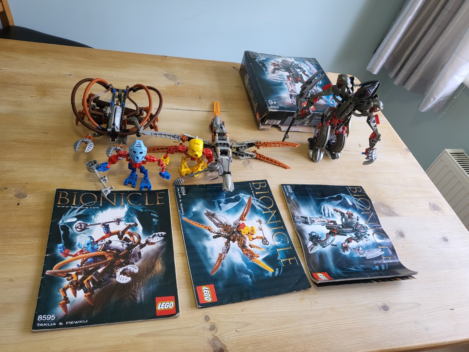 LEGO BIONICLE LEGO BIONICLE TRIO 8593,8594,8595 ,COMPLETE WITH INSTRUCTION 