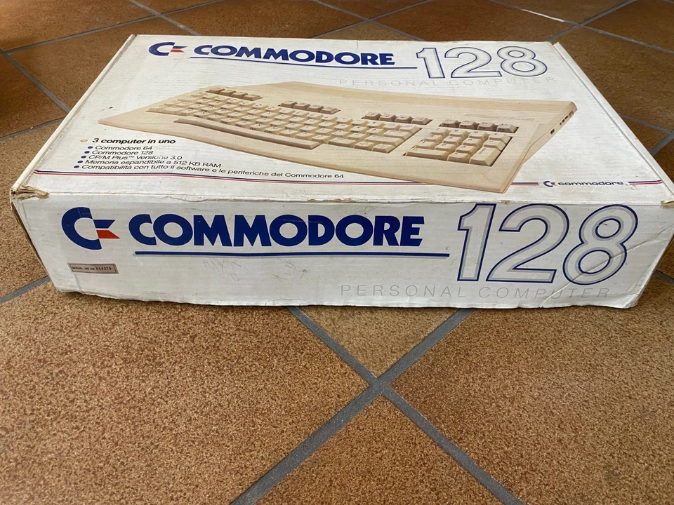 Computer Commodore 128 - Immagine 2 di 4