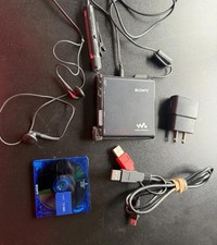 Sony Professional Portable Hi-MD MiniDisc Recorder MZ-M200 