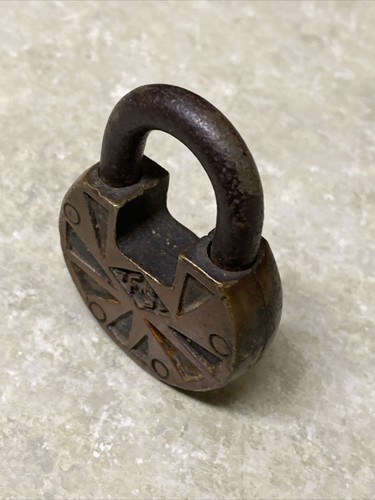 Vintage Fraim Slaymaker FS Brass & Iron Geometric Triangles Padlock - Picture 9 of 10