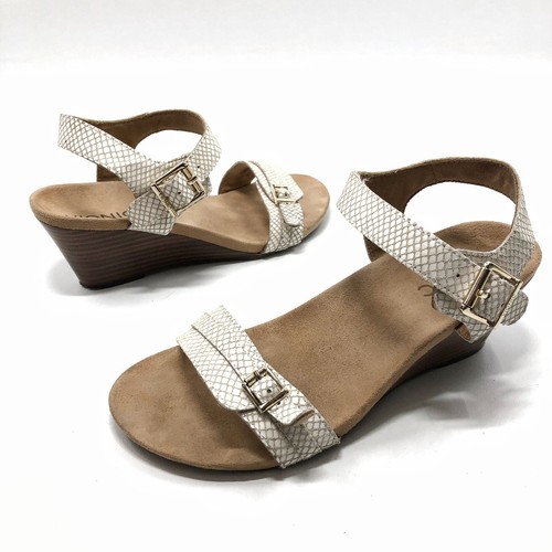 7 Vionic Noble Laurie Wedge Sandal 