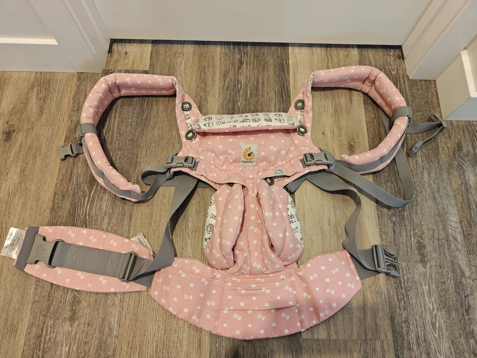 Hello Kitty x Ergobaby Omni 360 Pink Baby Carrier in Play Time