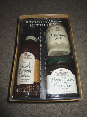 Stonewall Kitchen Bacon Gift Set Barbecue Sauce Jam and Aioli NEW