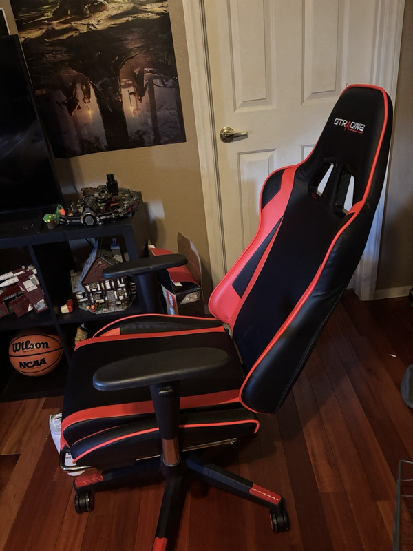 GTRACING Black/Red Racing Style Gaming Chair w/ Armrests, 40in H Indoor