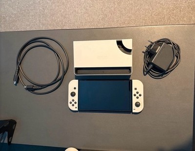 Nintendo Switch OLED Weiß   Sehr guter Zustand