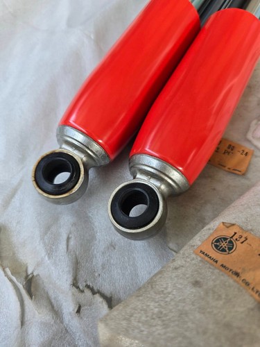 YAMAHA YA6 YA7 YB125 Rear Shock Absorber Red Genuine NOS JAPAN 137-22210-00-24 - Picture 5 of 14