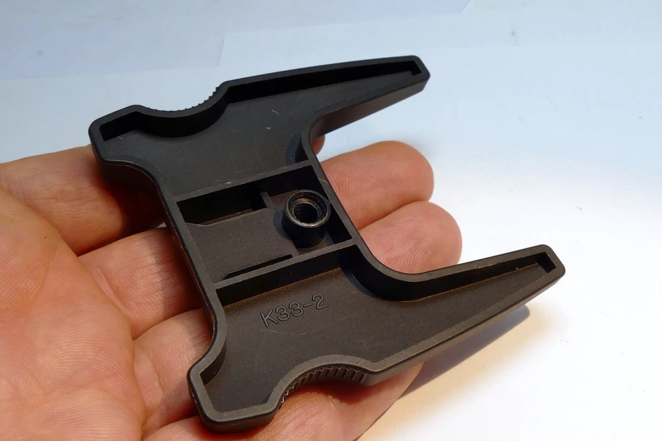 K33-2 Canon Flash camera Tripod Stand shoe adapter 1/4" screw 580 430 EX II OEM - Image 4 of 4