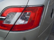 2010-2012 Ford Taurus Quarter Panel Mounted Tail Light Passenger Right Rh Oem
