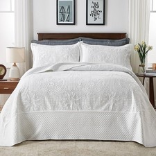 Qucover Oversized King Bedspread 128 x 120, Lightweight Quilts, 3 Piece Vinta...