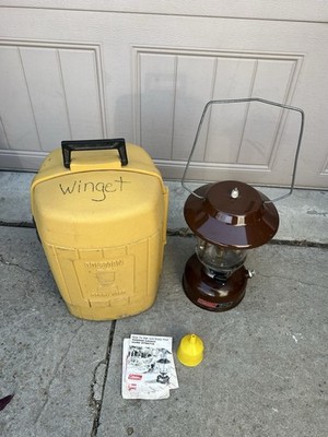 Coleman　ランタン　275 Vintage Coleman Model 275 Brown Lantern With Yellow Clamshell Case