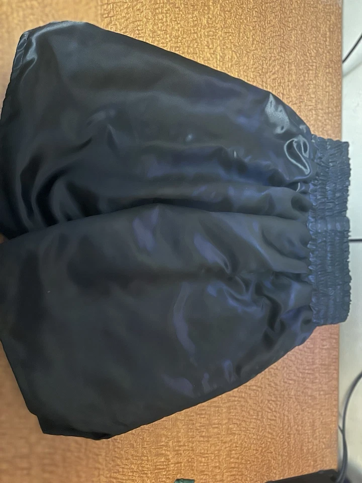 Hermosa chaqueta vintage Mike Tyson Trunks/2XL Larry Holmes Everlast  Foto 2 de 4