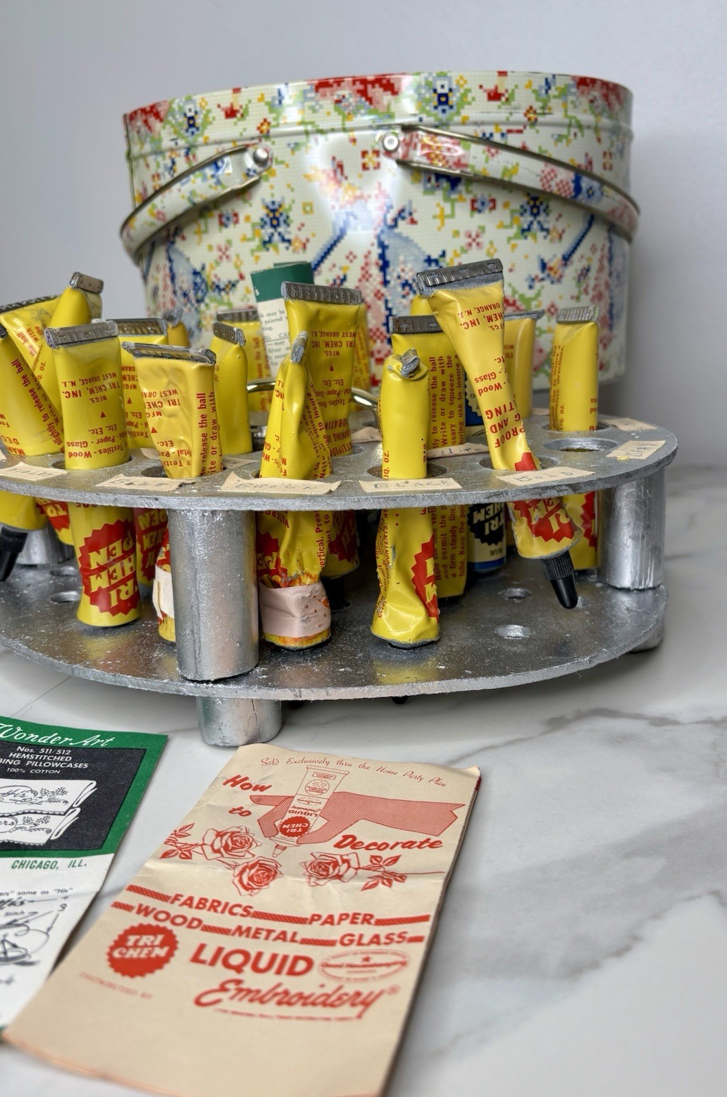 Tri-Chem Liquid Embroidery Paint Kit, Holds 25 Paints, Removable Metal Carrier