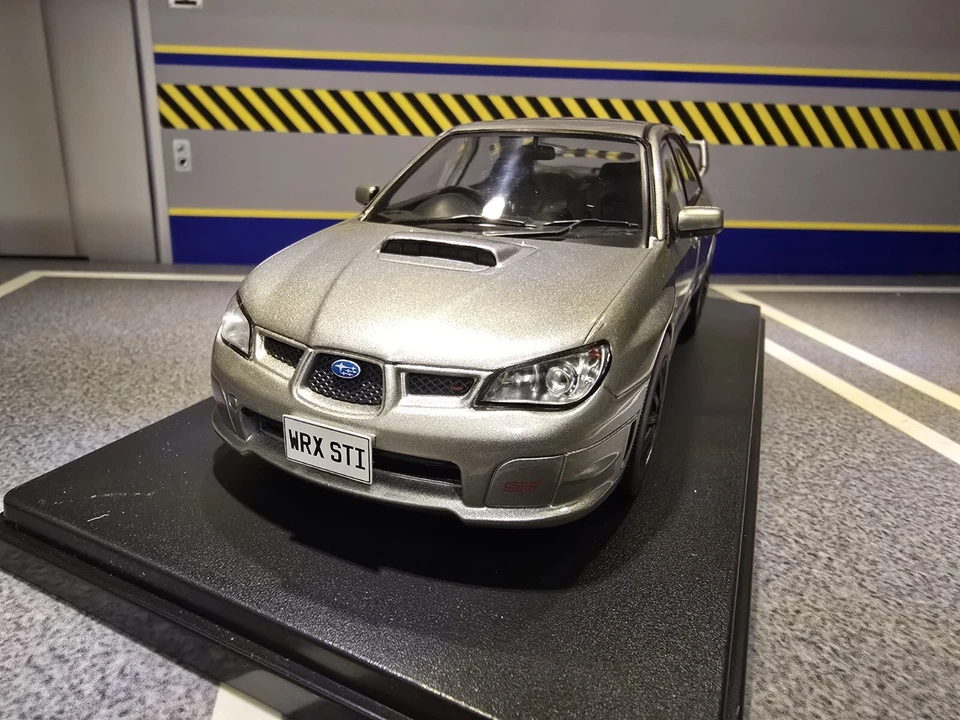 Subaru Impreza WRX STi Hawkeye Silver 2006 1:24 Scale Diecast Model Car  - Image 2 of 4