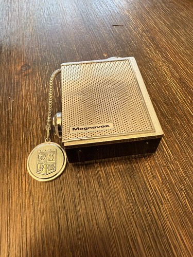Vintage MAGNAVOX MAGNA-MATE VII 7 Transistor AM Radio - Untested - Picture 3 of 6