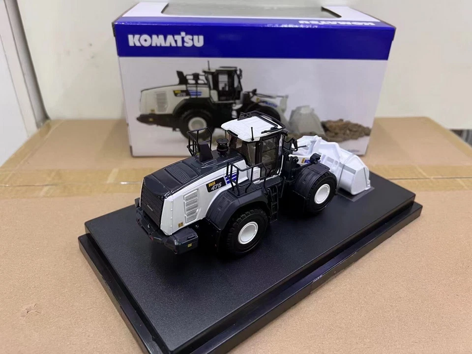 UH 1/50 Scale Komatsu WA475-10 Wheel Loader White DieCast Model Toy UH8182 - image 3 of 4