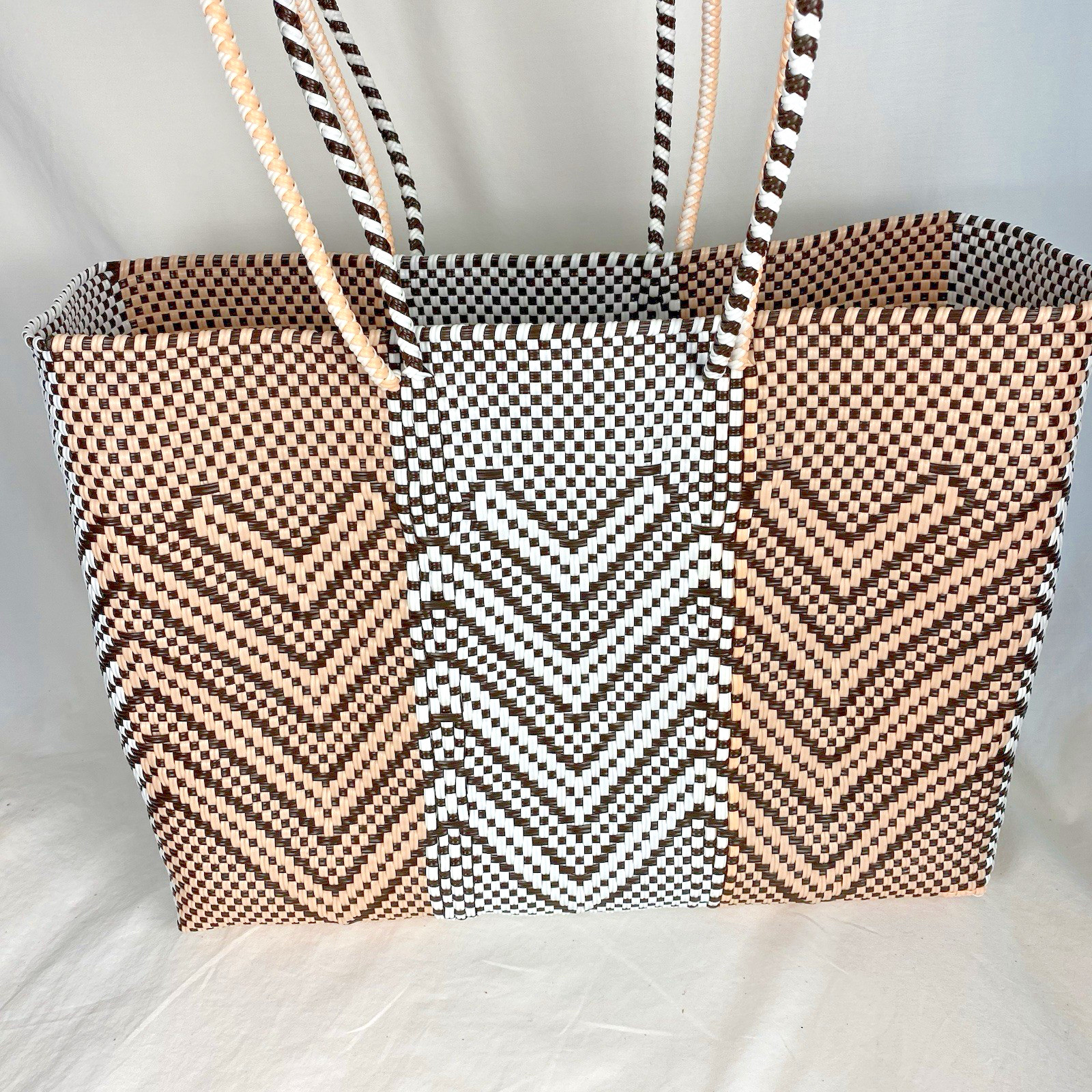 Oaxaca Mexico Hand Woven Recycled Plastic Market /Beach Tote Bag Pom-Pom Med