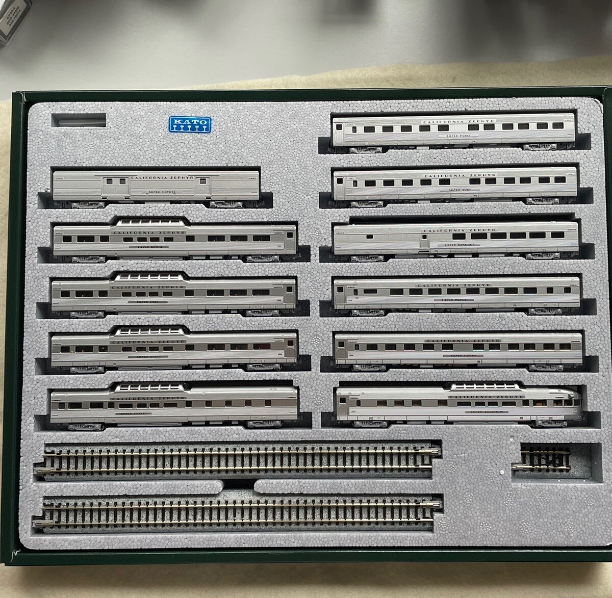 KATO NScale California Zephyr 11 Car Set with Unitrack Item No. 106