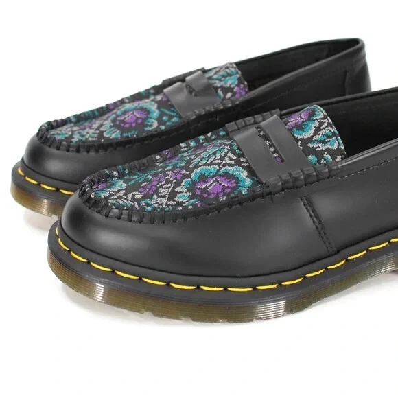 Mocassim floral Dr. Martens Penton couro preto jacquard tamanho 9 $150 - Imagem 3 de 4