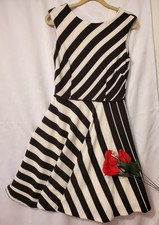 Tahari Women’s Size 8 Fit & Flare Black White Office Career Party Dress Lined