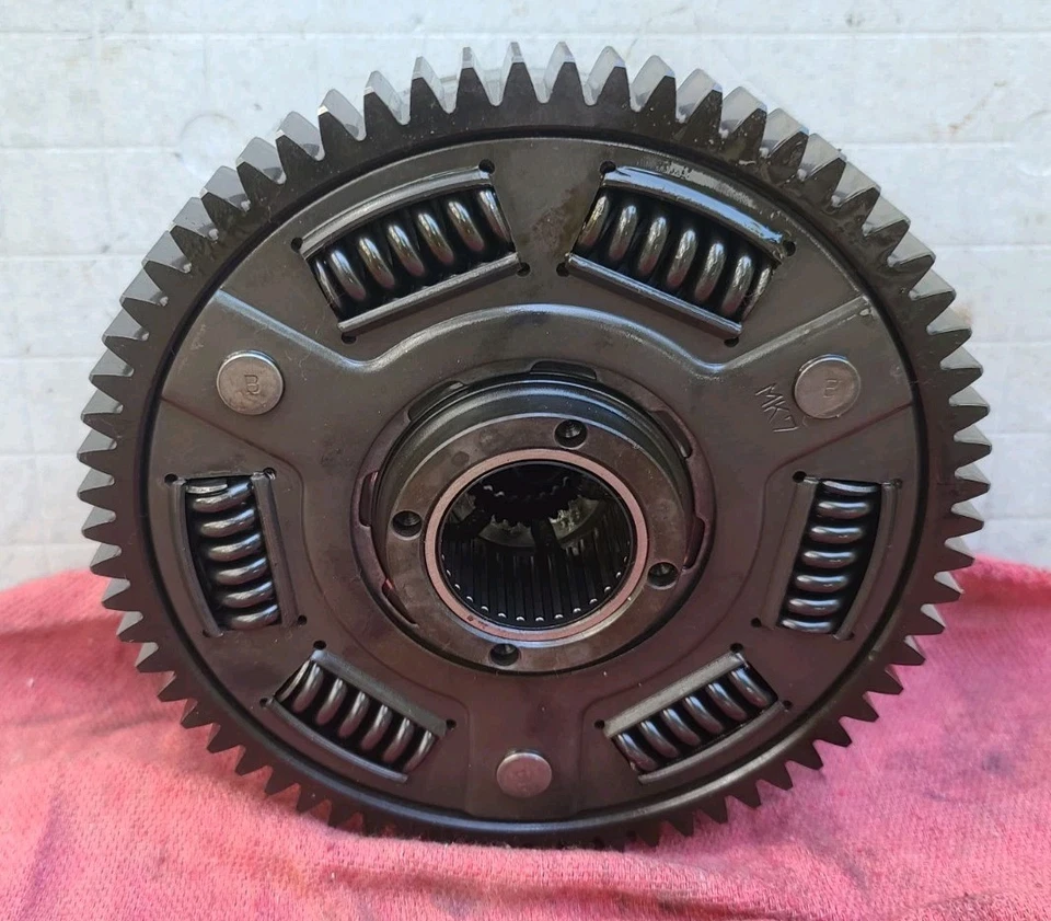 Honda Shadow VT700C 700 1986-1987 OEM cesta de embrague con varilla de empuje y engranaje Foto 4 de 4