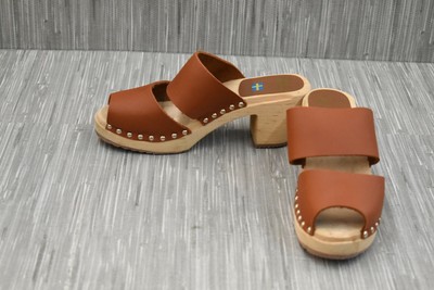 mia elva clog