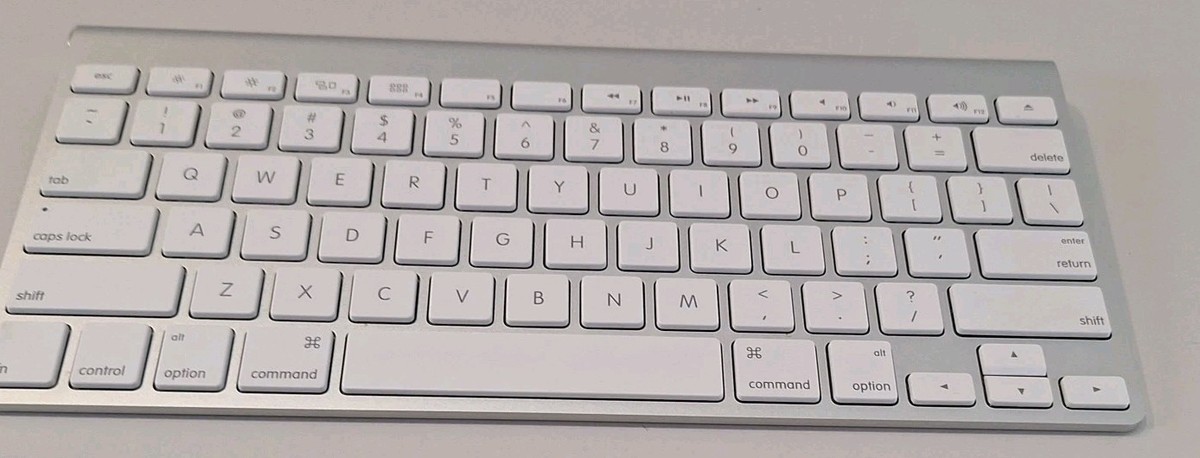 Apple A1314 Magic Wireless Bluetooth Keyboard for Mac & iMac
