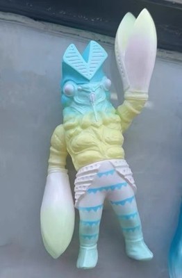 Max Toy Monster Ultralman Series Mini Baltan-seijin Macaron Color Sofubi Figure