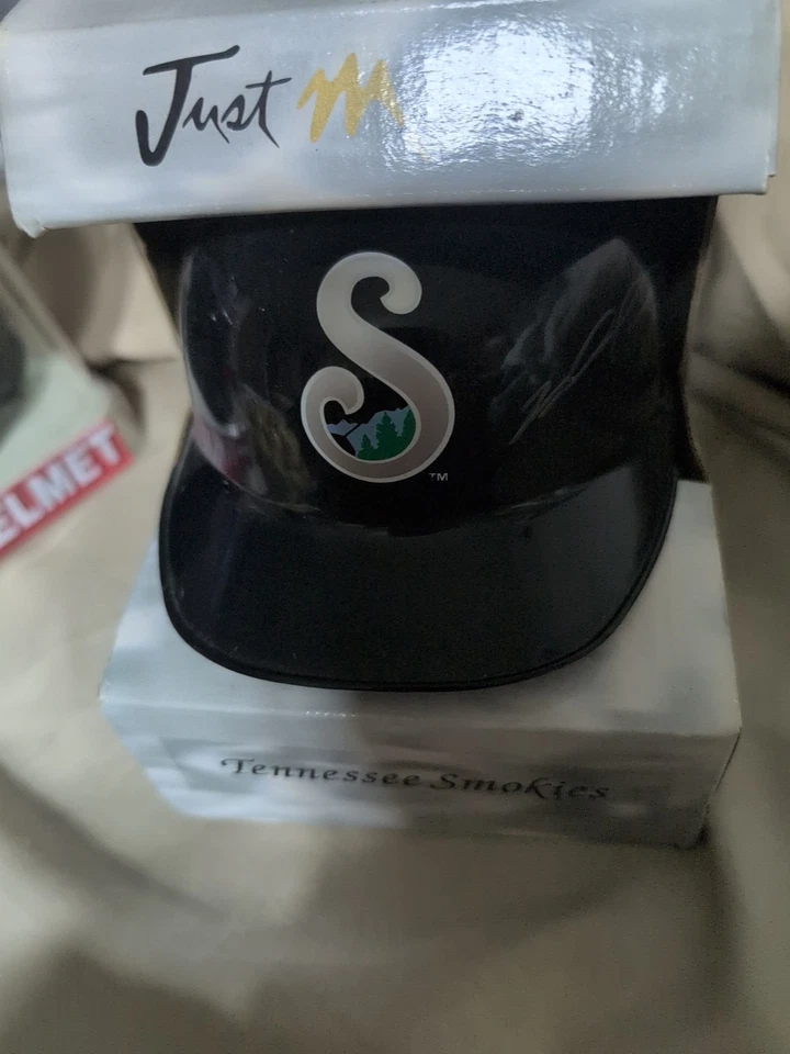 Casco firmado Ian Happ Tennessee Smokies raro Foto 2 de 4