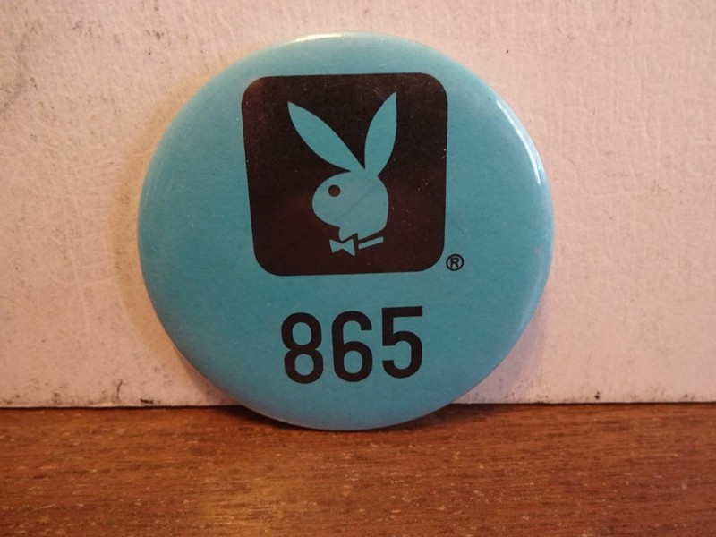 PLAYBOY CLUB EMPLOYEE ID PINBACK NUMBER 865 HUGH HEFNER + FREE SHIPPING