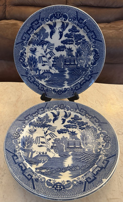 Blue Willow Dinner Plates Set of 4   10'' Made in Japan, Vintage Ceramic, Crazing