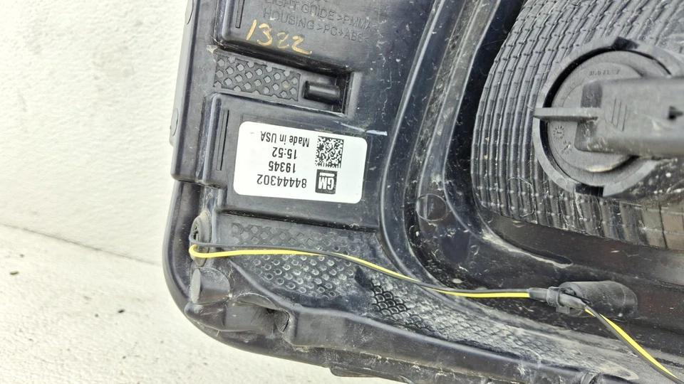 Luz de señal de giro delantera izquierda Buick Enclave 2018-2021 lámpara DRL 84444118 OEM Foto 2 de 4