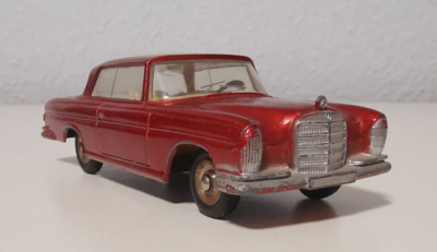Dinky Toys Mercedes 300 SE – Réf 533 – Échelle 1:43 – Occasion Collection