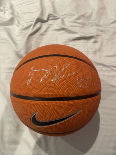 Derrick Rose Signed Autographed Nike Basketball PSA AUTH - Picture 1 of 2