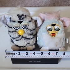 Tiger Electronics Furby Babies 1999 Model 70-940 Lot of 2 Ages 4-7 8-11 Years
