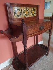 Edwardian oak hall table/w-stand, tiled back (missing side bar) Collection E. Sx