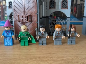 LEGO Harry Potter: Hogwarts Castle {2nd edition} (4757) with Box