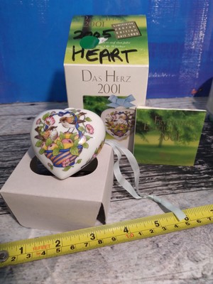 Hutschenreuther  Das Herz  The Heart 2001 Porcelain NIB Limited Edition