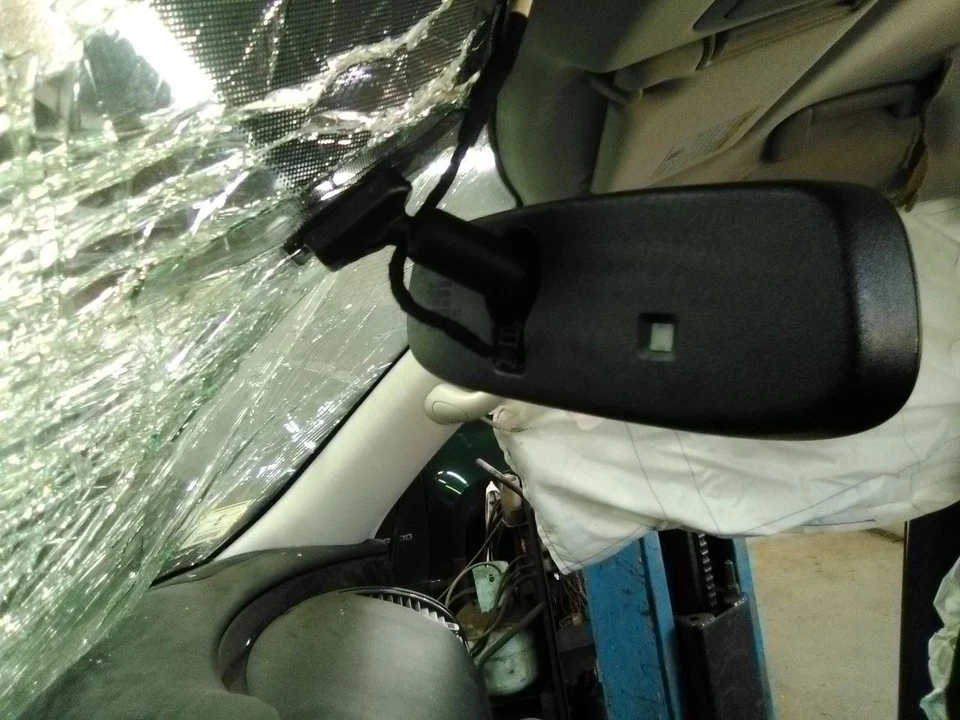 Espejo retrovisor Nissan Armada 2018 con atenuación automática  Foto 2 de 4