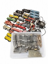 Vintage Model Train Lot 22 Rail Cars 100 Track Pieces Parts Repair HO/O Gauge