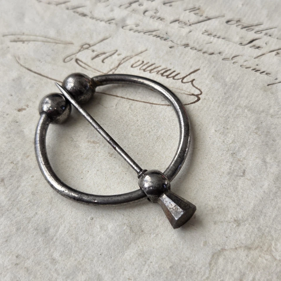 Fibule Ancienne XIXè en Acier Travail Français Napoléon III  - Photo 3/4