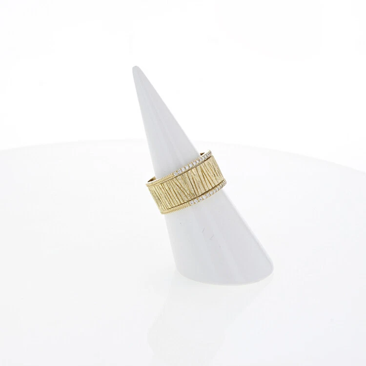 Banda ancha de diamantes con textura orgánica corteza artesanal de oro amarillo macizo de 14 k con 2 filas Foto 3 de 4