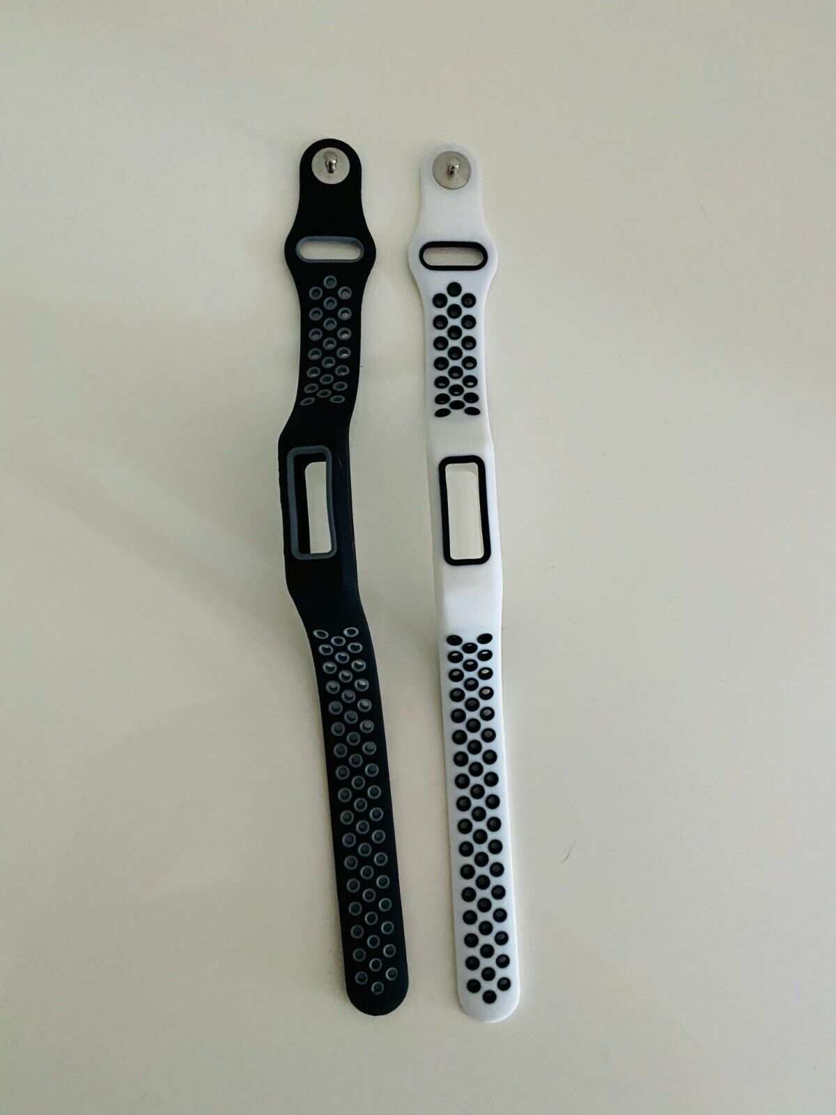 kwmobile Silicone Watch Strap Compatible with Huawei Honor White/ Black